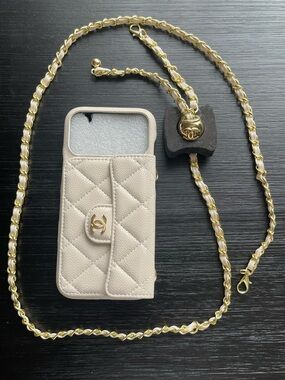 iPhone 17 Pro Max Quilted Cream Phone Case with Gold Chain Crossbody Strap